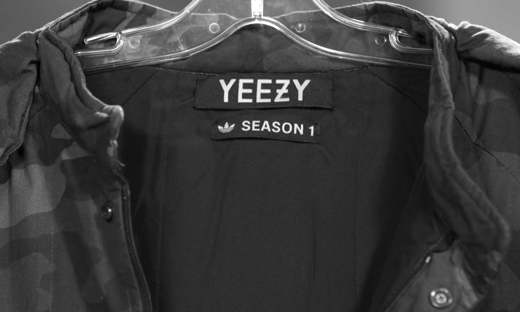 《GQ》 近赏 Kanye West x adidas Originals Yeezy Season 1 系列
